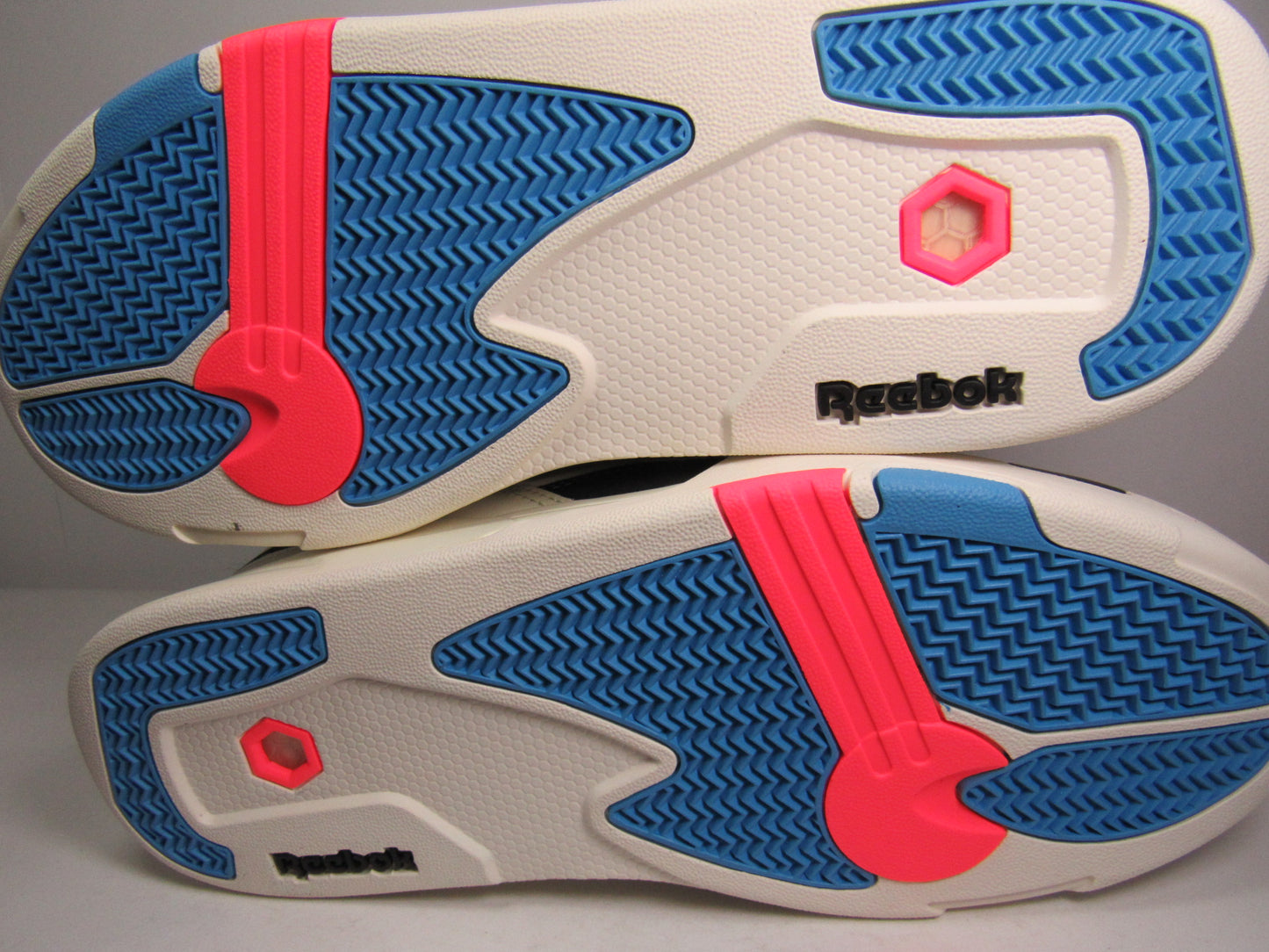 REEBOK THE PUMP OMNI ZONE 2 "CORE BLACK" EN CAJA