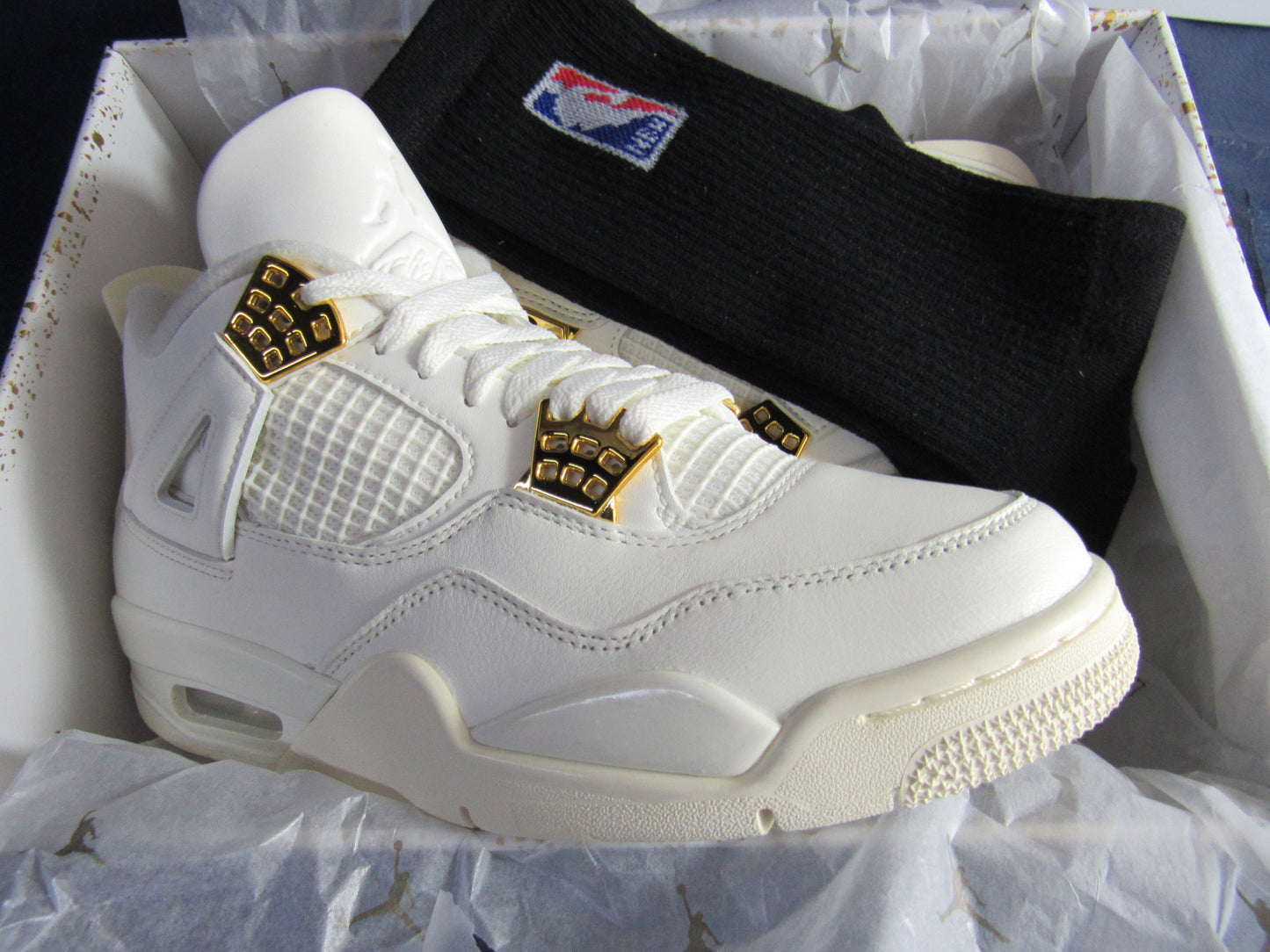 JORDAN 4 WOMENS METALLIC GOLD EN CAJA