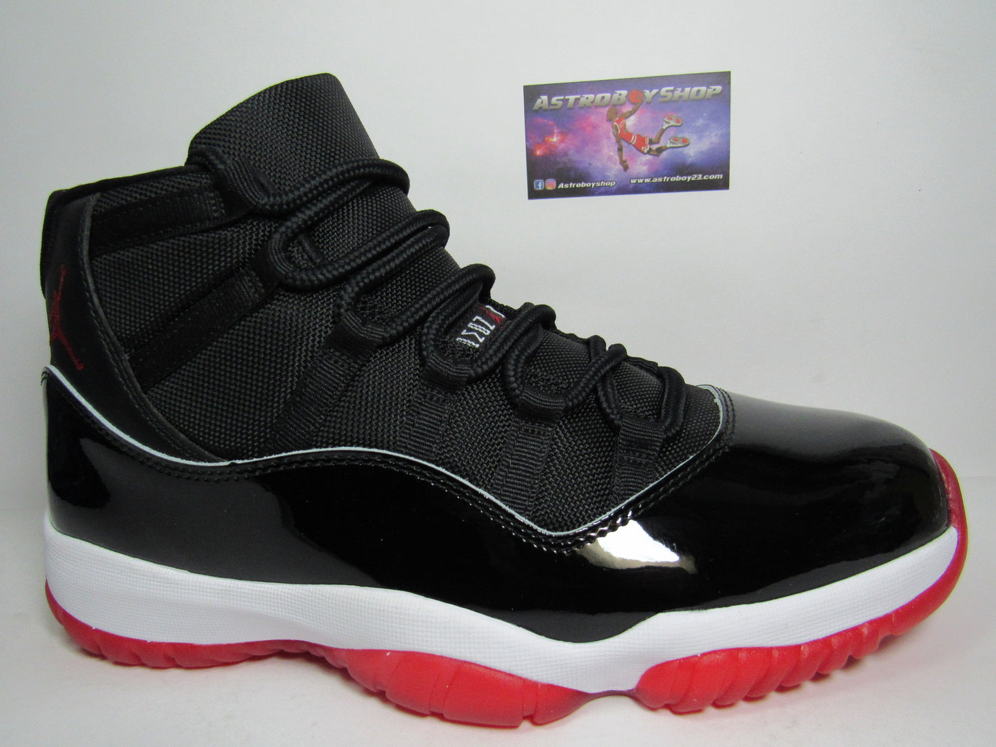 JORDAN 11 BRED PLAYOFFS EN CAJA