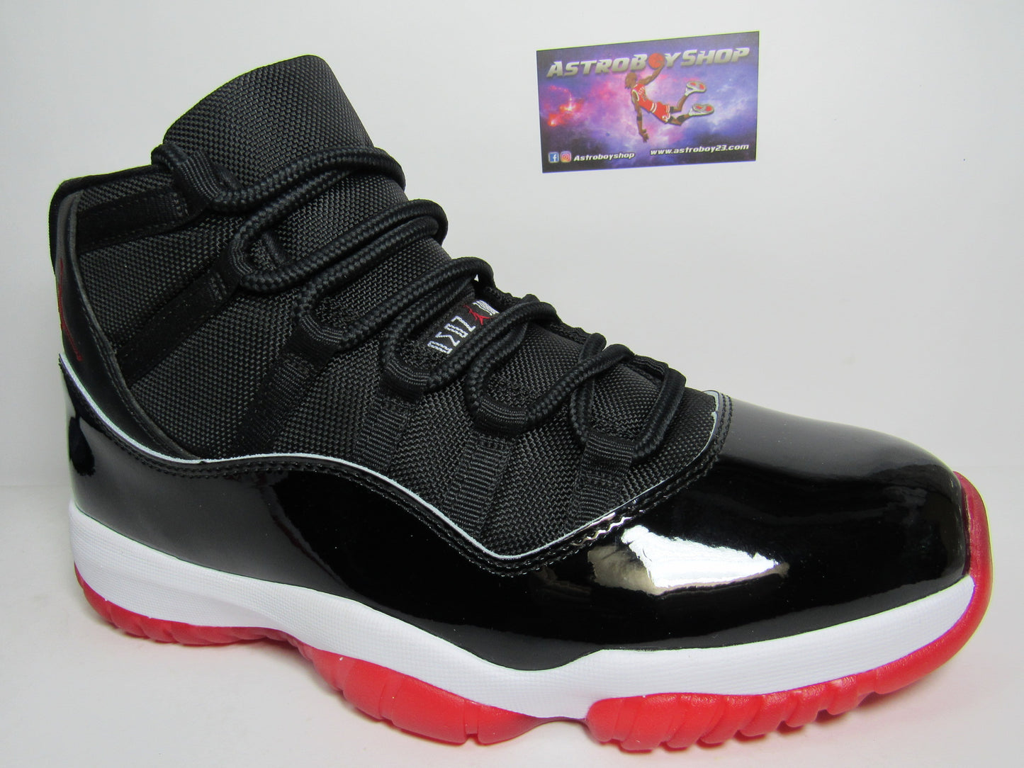 JORDAN 11 BRED PLAYOFFS EN CAJA