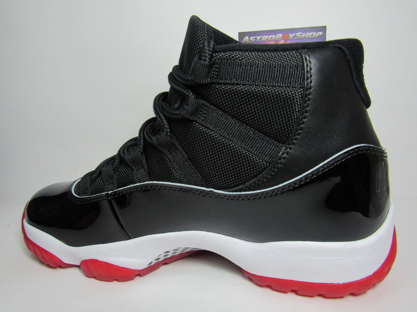 JORDAN 11 BRED PLAYOFFS EN CAJA