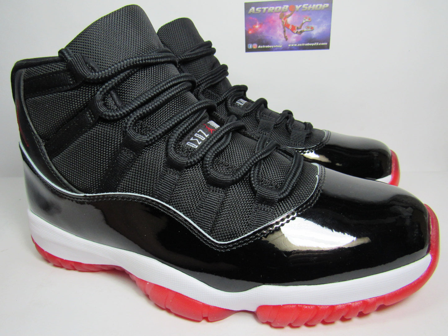 JORDAN 11 BRED PLAYOFFS EN CAJA