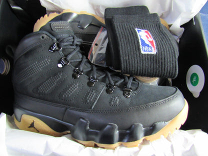 JORDAN 9 BOOT BLACK GUM EN CAJA