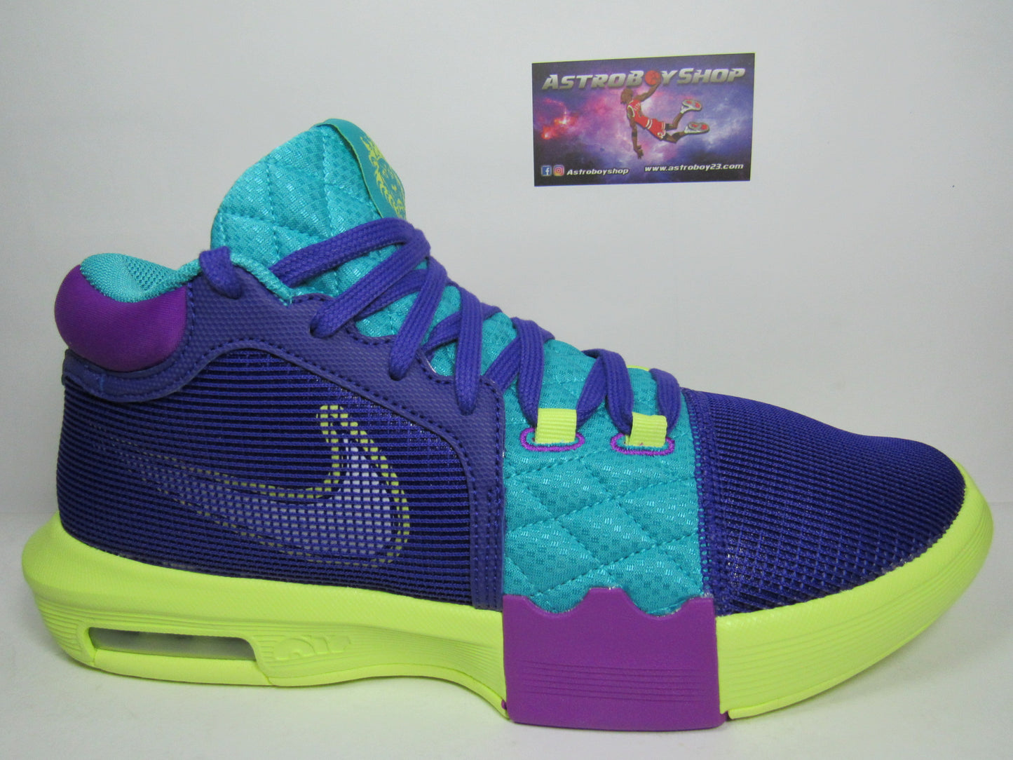 LEBRON WITNESS 8 PURPLE CACTUS EN CAJA