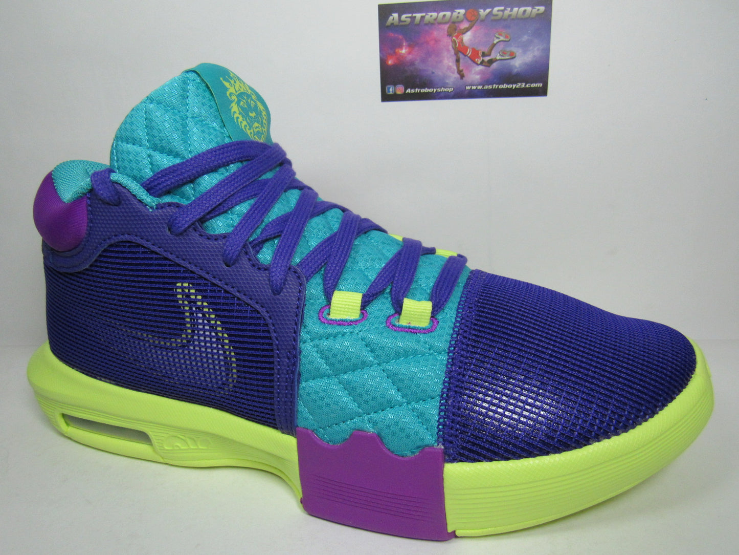 LEBRON WITNESS 8 PURPLE CACTUS EN CAJA