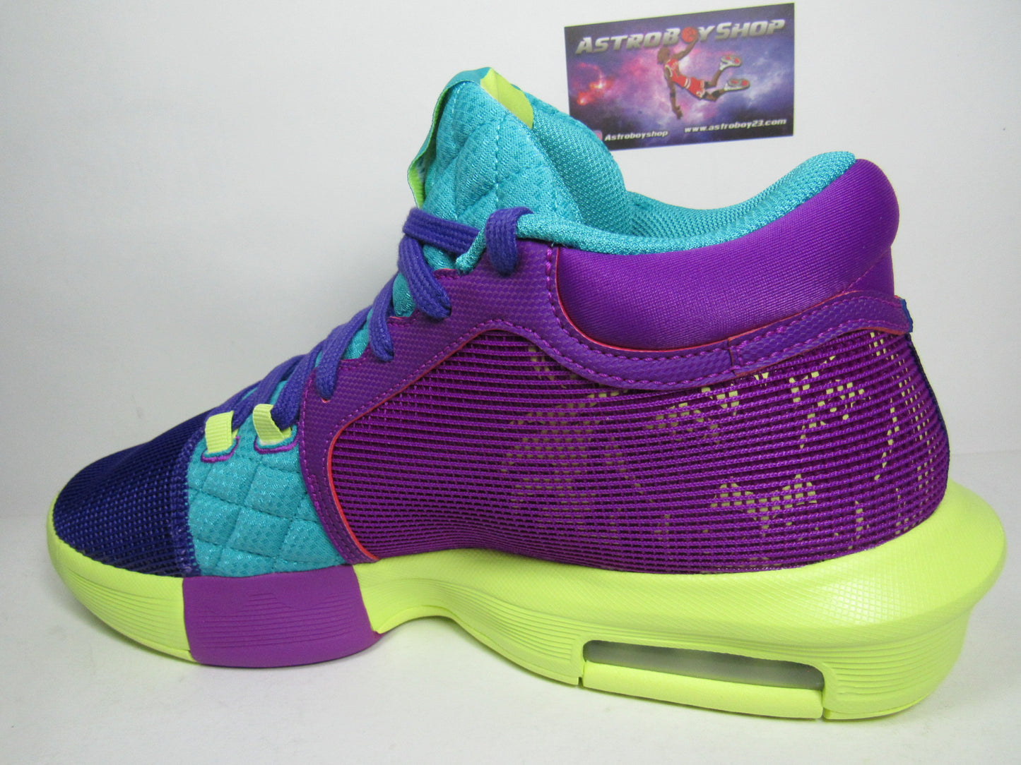 LEBRON WITNESS 8 PURPLE CACTUS EN CAJA