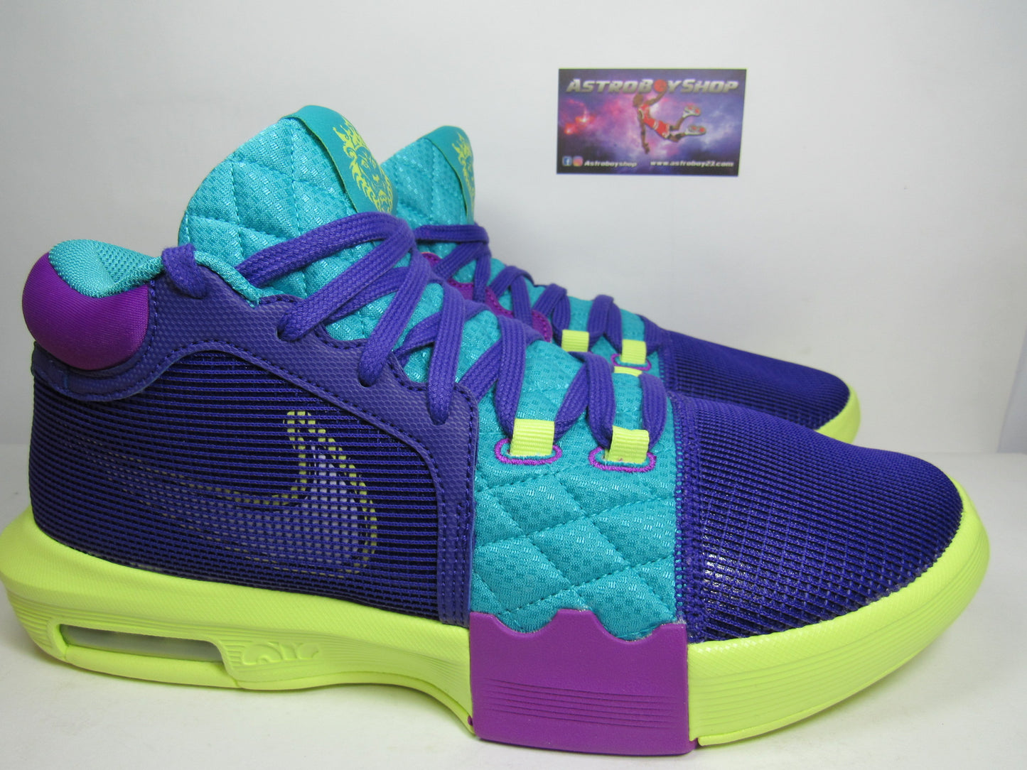 LEBRON WITNESS 8 PURPLE CACTUS EN CAJA