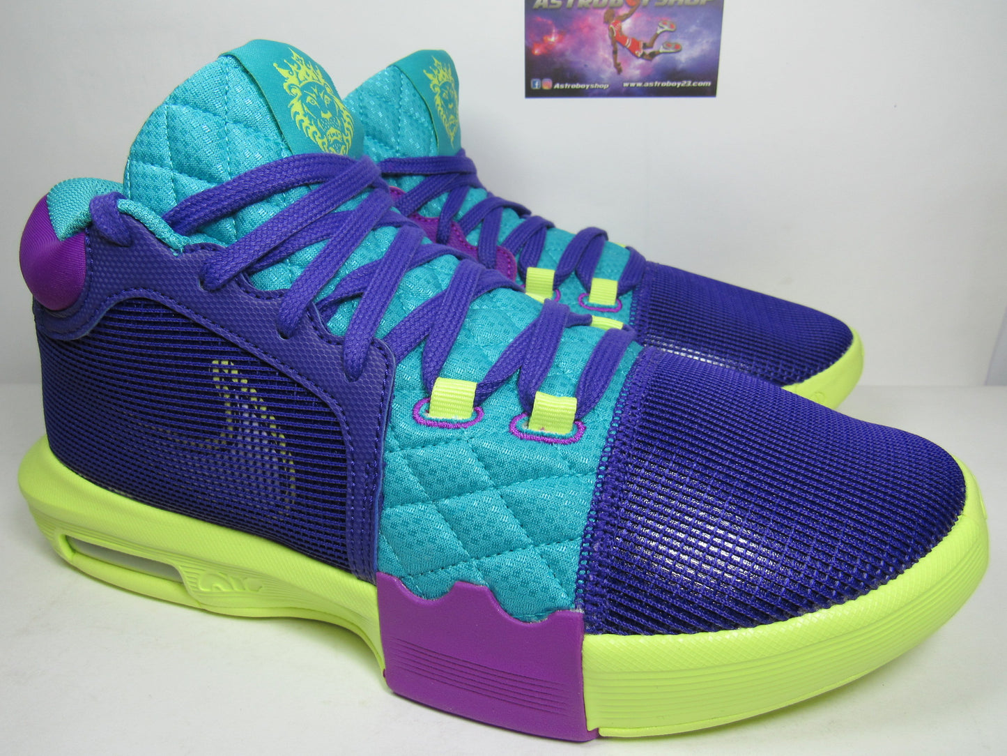 LEBRON WITNESS 8 PURPLE CACTUS EN CAJA