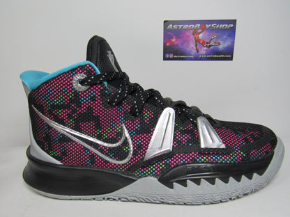 KYRIE 7 PIXEL CAMO EN CAJA (23 MEX)