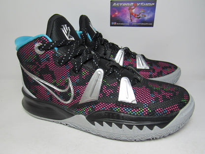 KYRIE 7 PIXEL CAMO EN CAJA (23 MEX)