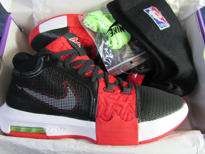 LEBRON WITNESS 8 BRED FAZE EN CAJA (REDUCIDOS DEL EMPEINE)