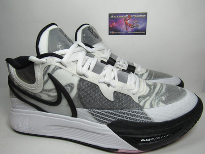KYRIE 8 WHITE BLACK EN CAJA