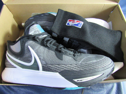 KYRIE IRVING 8 BLACK ORCA EN CAJA