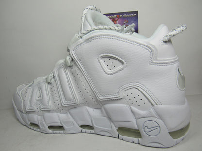PIPPEN AIR MORE UPTEMPO TRIPLE WHITE EN CAJA