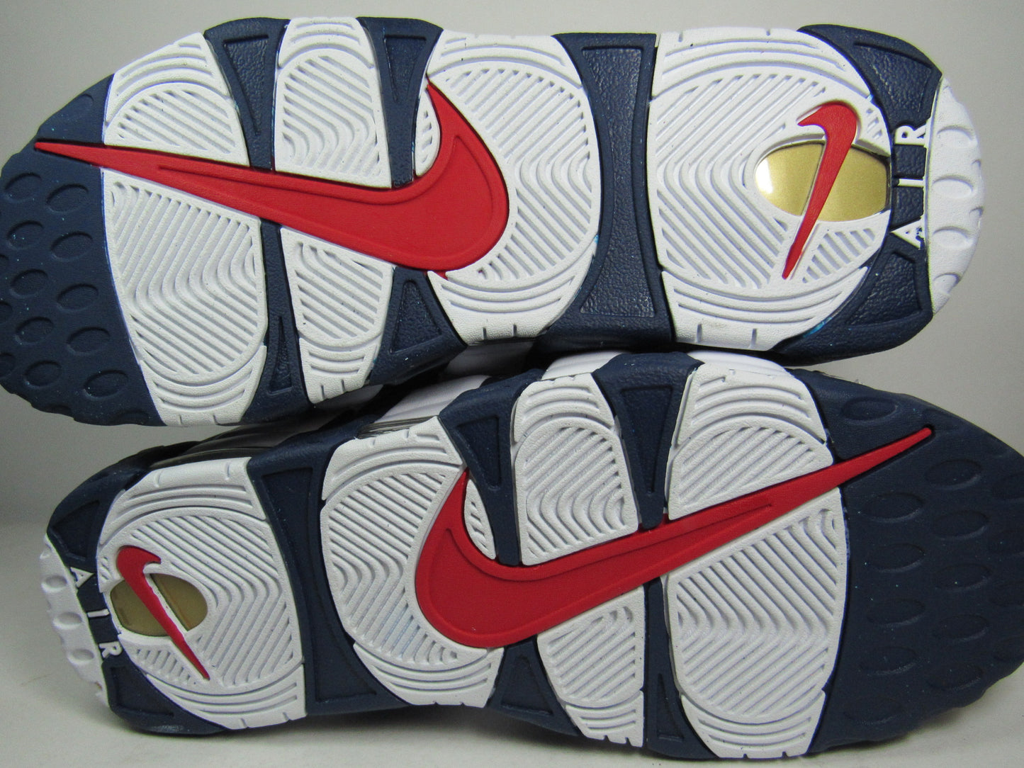 PIPPEN AIR MORE UPTEMPO OLYMPICS 2024 EN CAJA