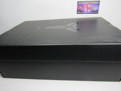 KOBE 6 REVERSE GRINCH EN CAJA