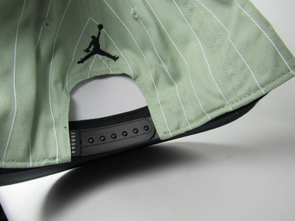GORRA PLANA JORDAN MVP BARONS EMERALD (M/L)