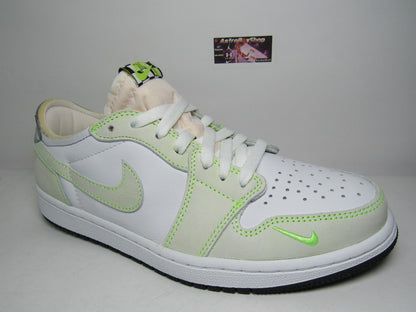 JORDAN 1 LOW OG "GHOST GREEN" EN CAJA