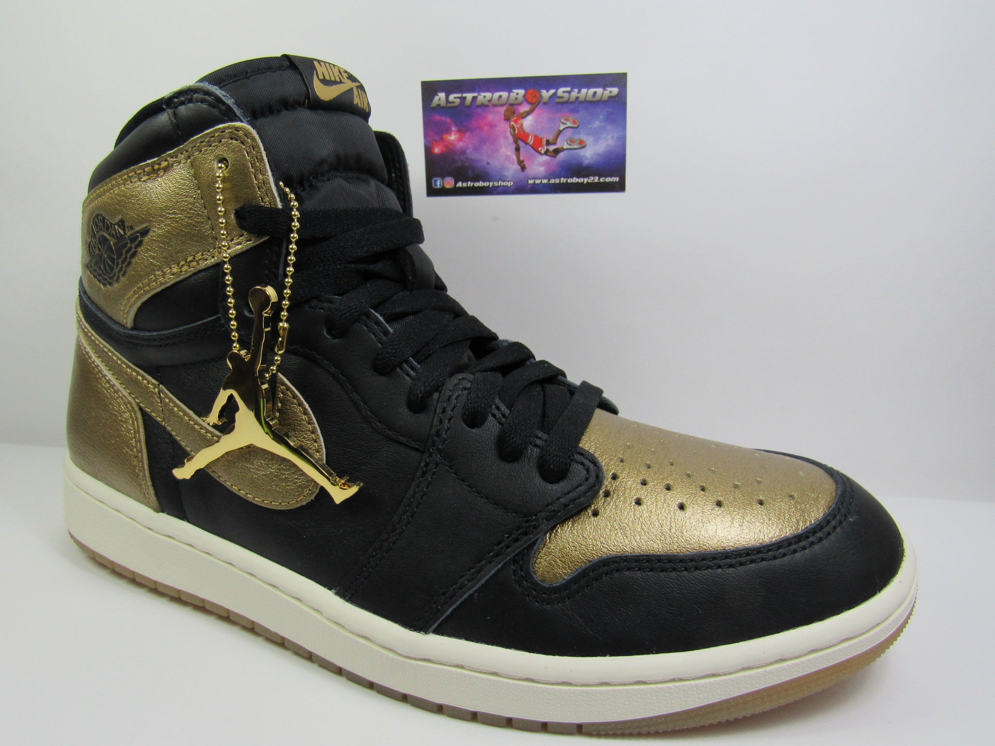 JORDAN 1 HIGH METALLIC GOLD EN CAJA ASTROBOYSHOP SNEAKER STORE