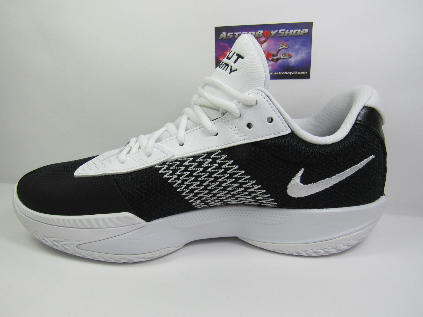 NIKE GT CUT ACADEMY PANDA EN CAJA