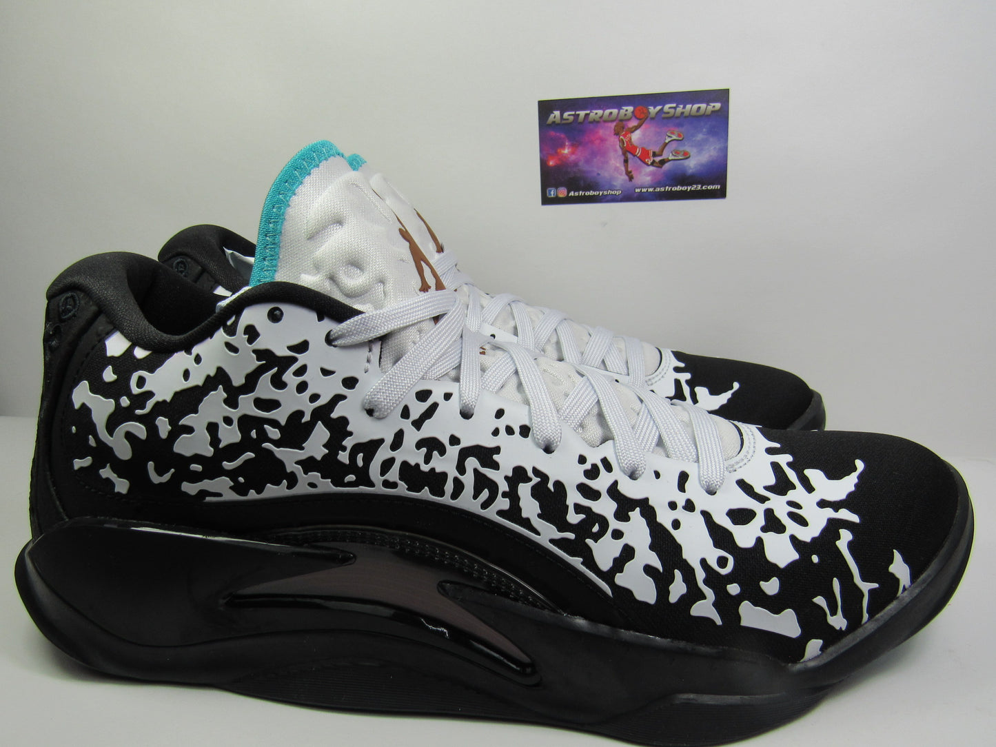 JORDAN ZION 3 BLACK PRESSURE EN CAJA