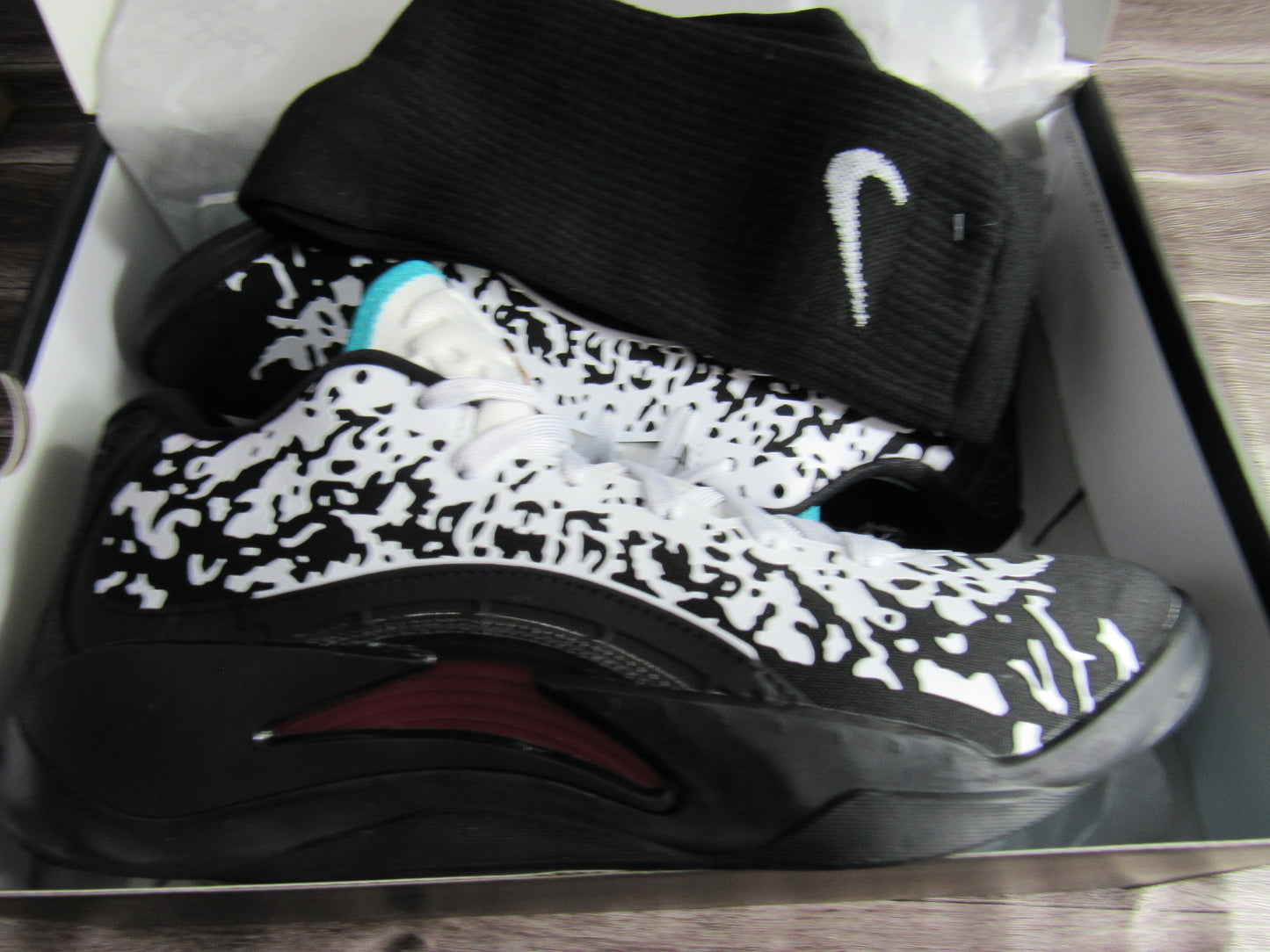 JORDAN ZION 3 BLACK PRESSURE EN CAJA