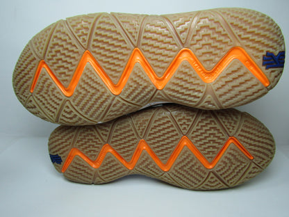 KYRIE IRVING 4 UNCLE DREW EN CAJA