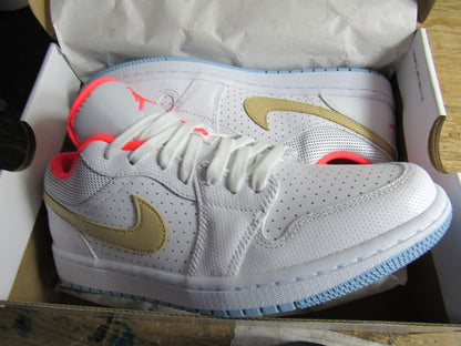 JORDAN 1 LOW WMNS SESAME EN CAJA