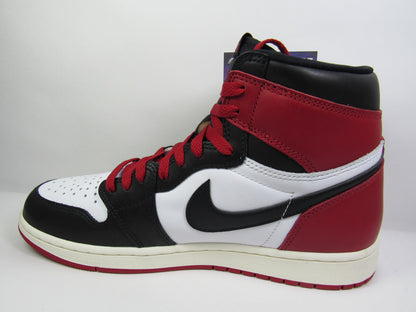 JORDAN 1 HIGH BLACK TOE REIMAGINED EN CAJA CON EXTRA LACES