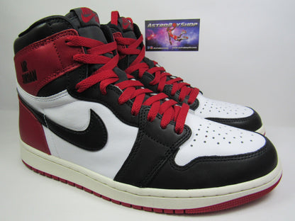 JORDAN 1 HIGH BLACK TOE REIMAGINED EN CAJA CON EXTRA LACES
