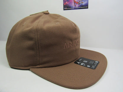 GORRA JORDAN PLANA BROWN HAT AJ5 (M/L)