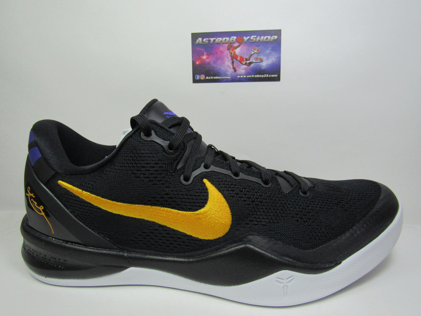 KOBE 8 PROTRO LAKERS BLACK GOLD EN CAJA