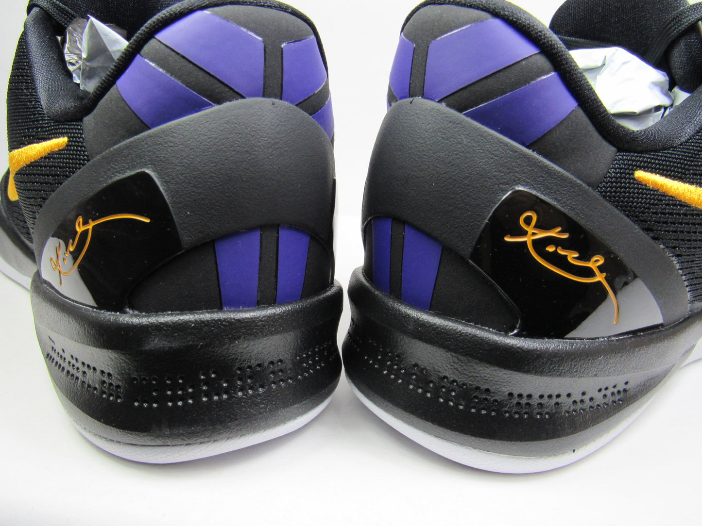 KOBE 8 PROTRO LAKERS BLACK GOLD EN CAJA