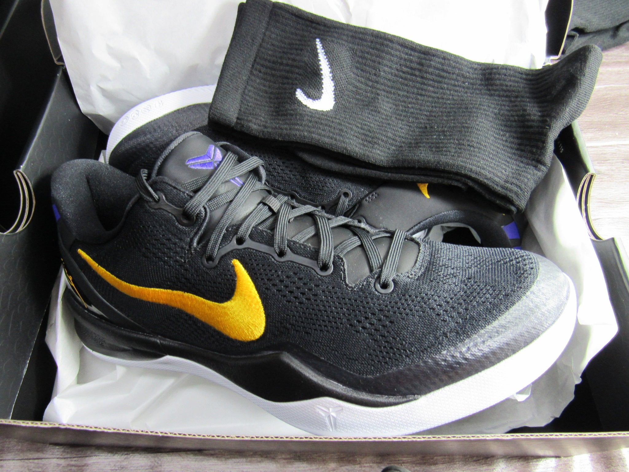 KOBE 8 PROTRO LAKERS BLACK GOLD EN CAJA ASTROBOYSHOP SNEAKER STORE