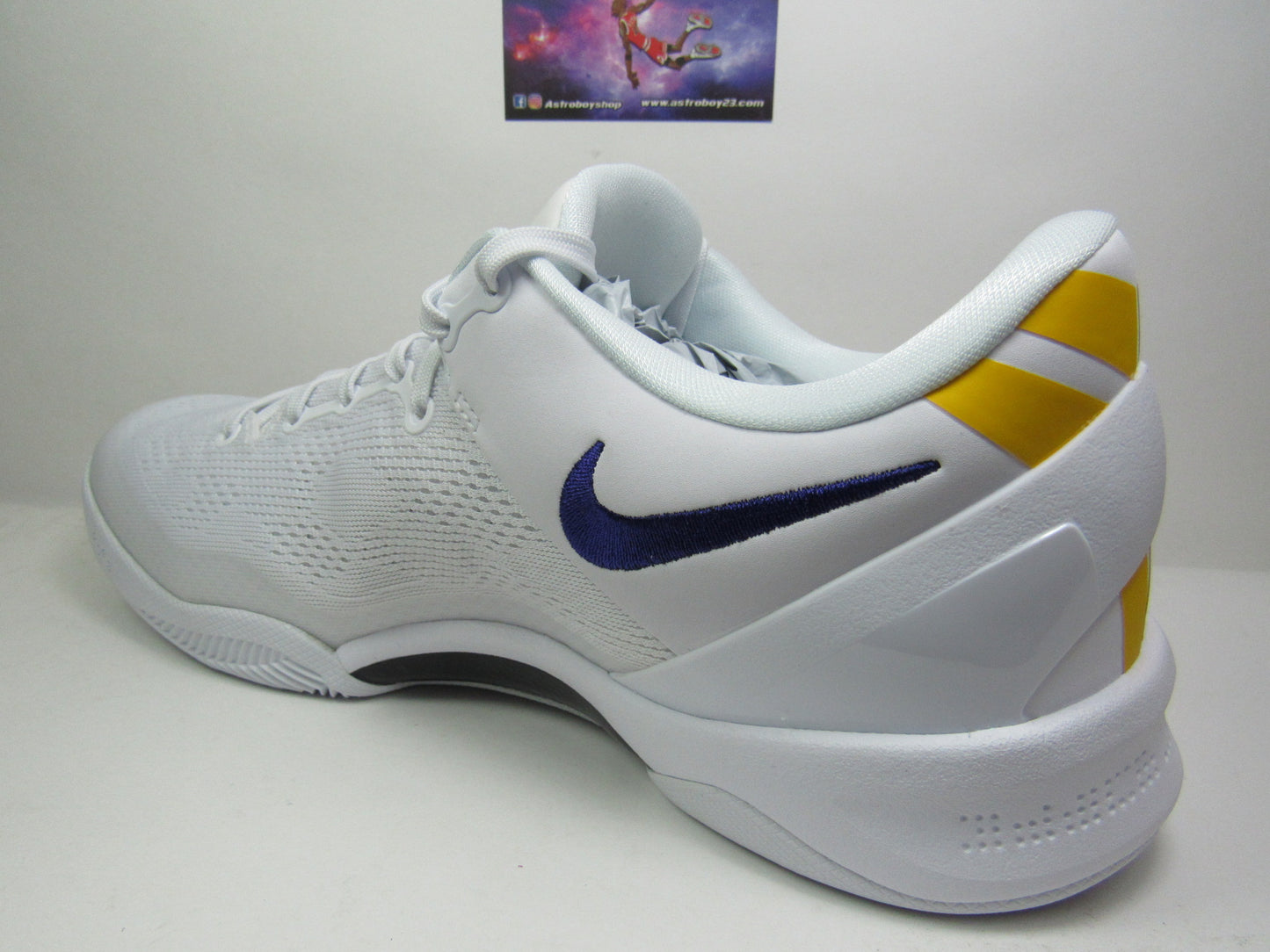 KOBE 8 PROTRO LAKERS HOME EN CAJA