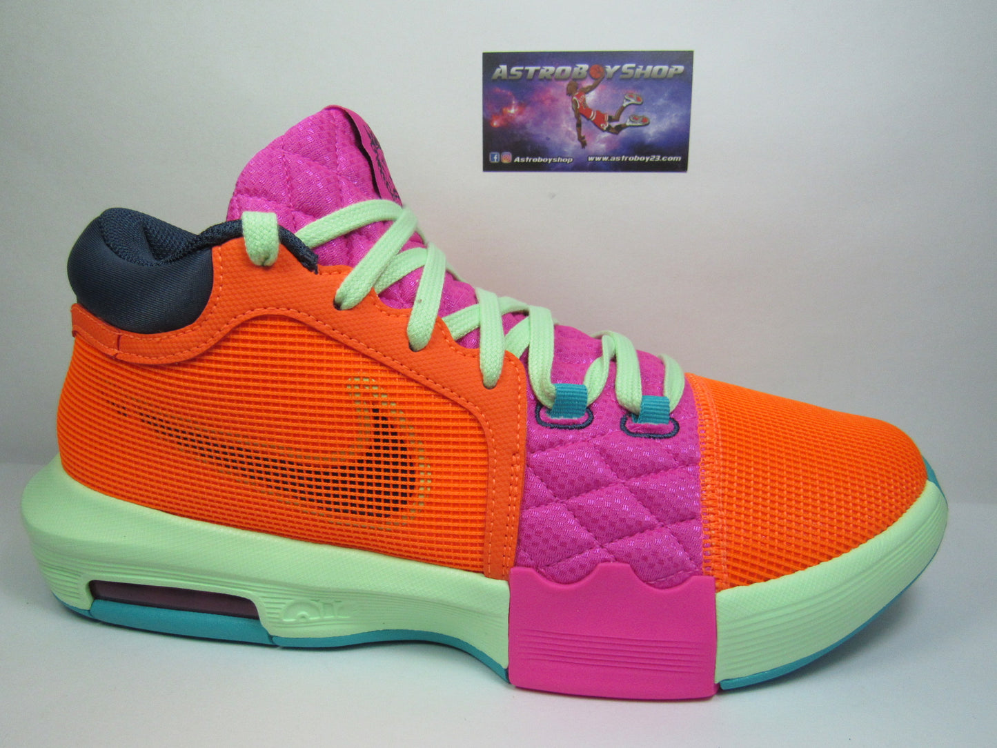 LEBRON WITNESS 8 ORANGE EN CAJA