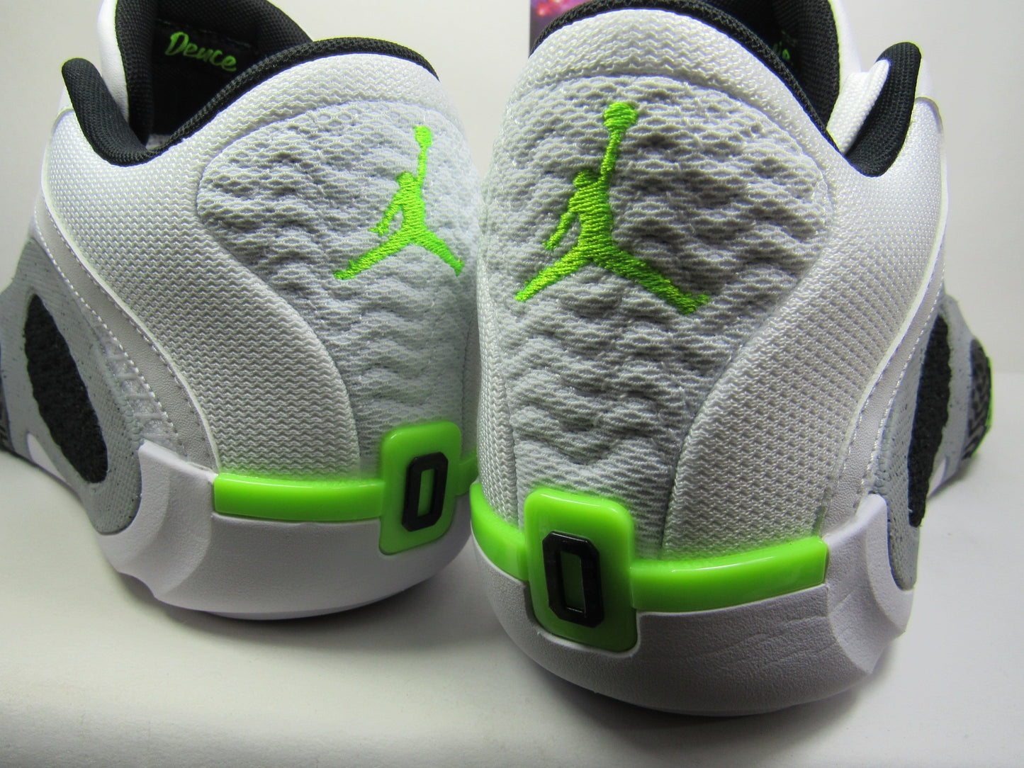 JORDAN TATUM 2 "NEON" EN CAJA