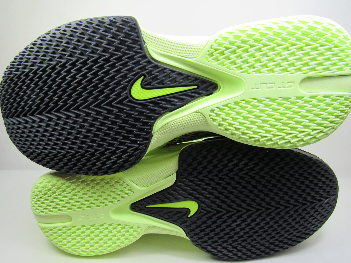 NIKE GT CUT ACADEMY VOLT EN CAJA