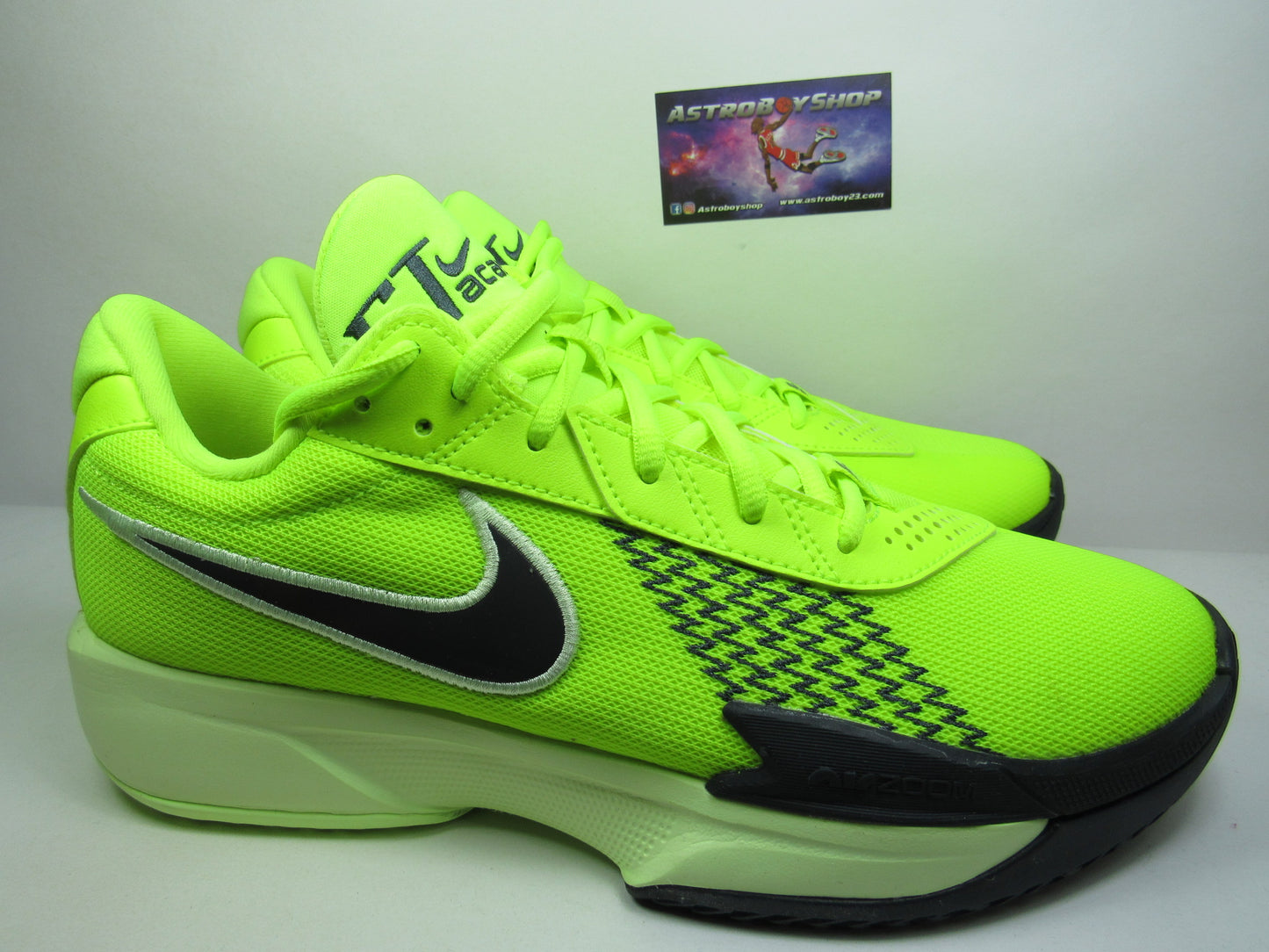 NIKE GT CUT ACADEMY VOLT EN CAJA