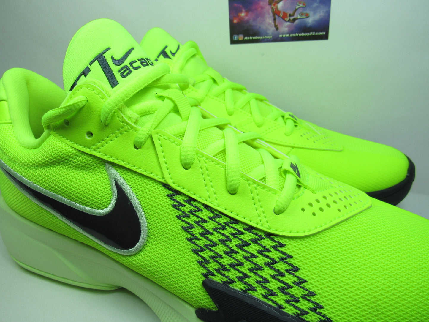 NIKE GT CUT ACADEMY VOLT EN CAJA