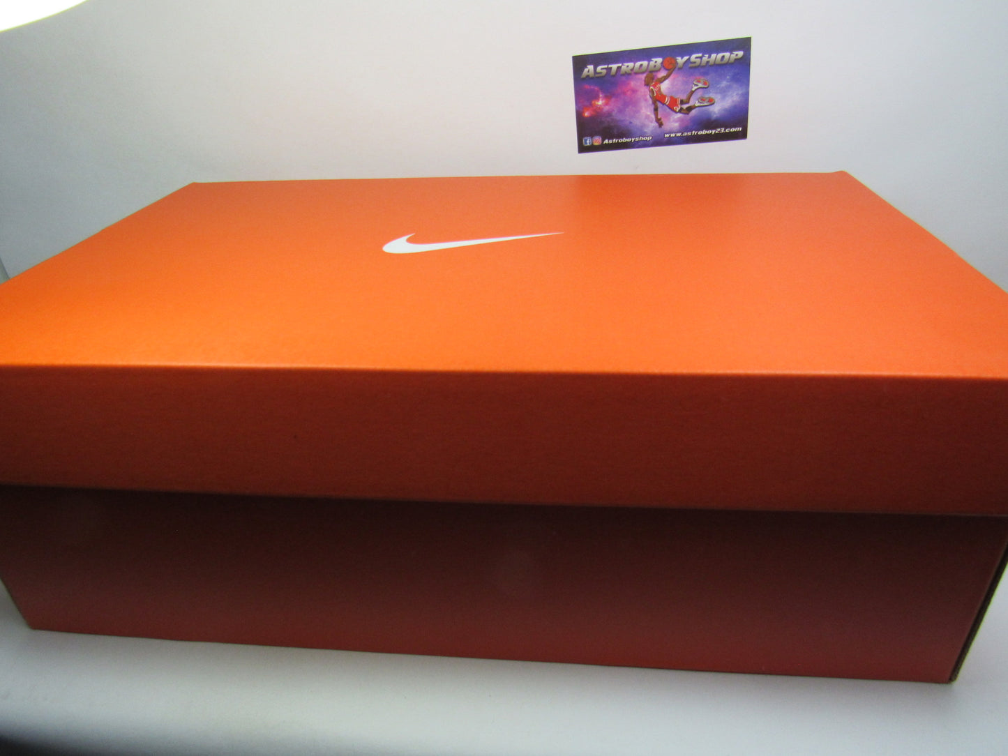 NIKE GT CUT ACADEMY VOLT EN CAJA