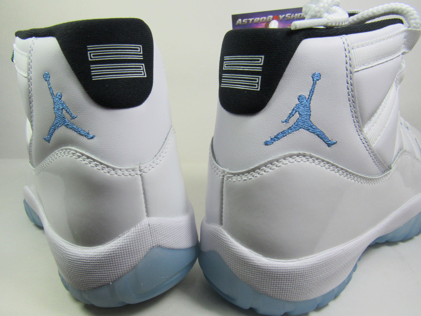 JORDAN 11 LEGEND BLUE 2024 EN CAJA