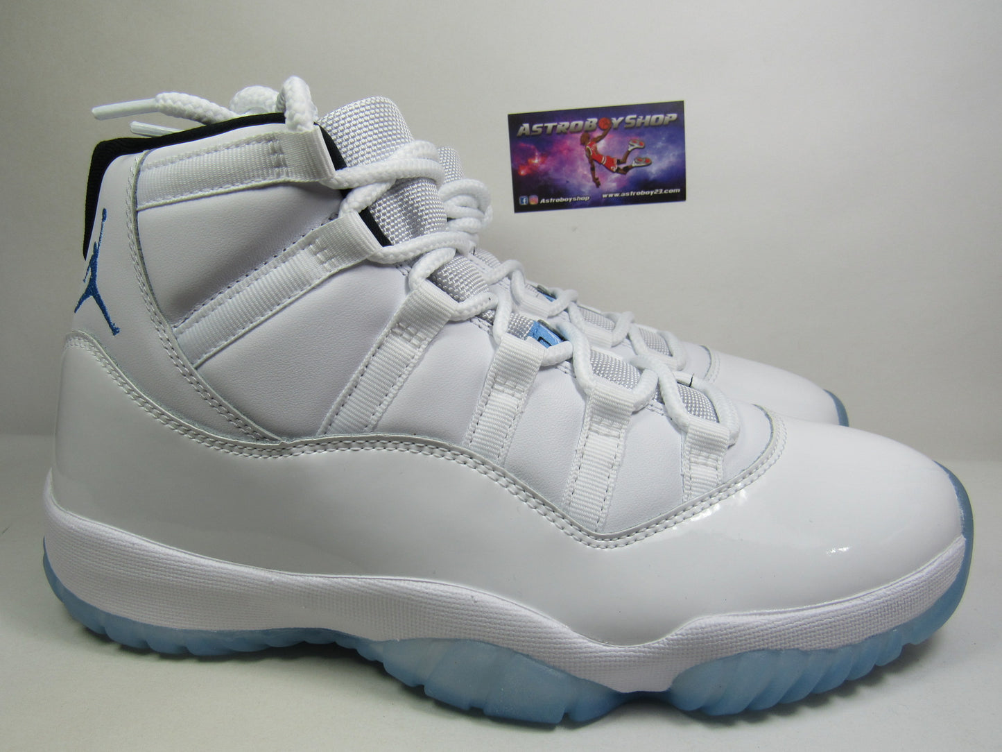 JORDAN 11 LEGEND BLUE 2024 EN CAJA