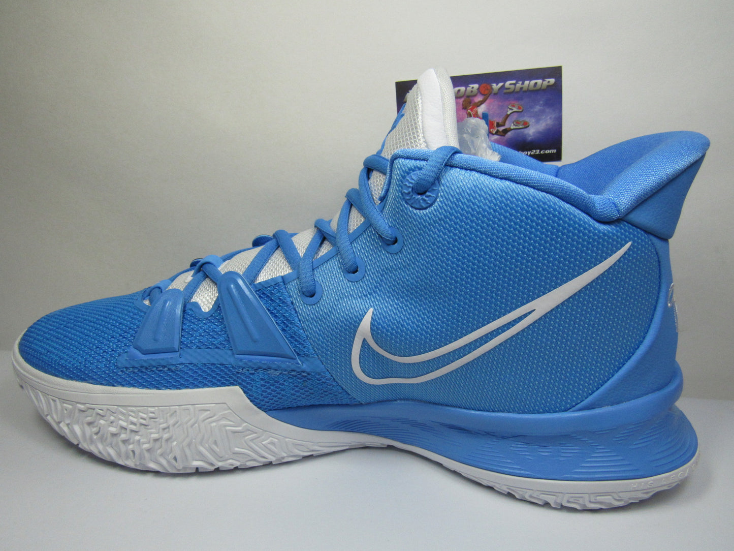 KYRIE 7 UNIVERSITY BLUE EN CAJA