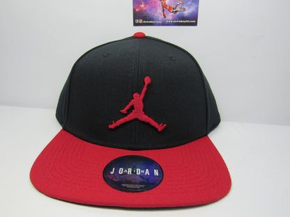 GORRA JORDAN PLANA BULLS CON HOLOGRAMA UNITALLA