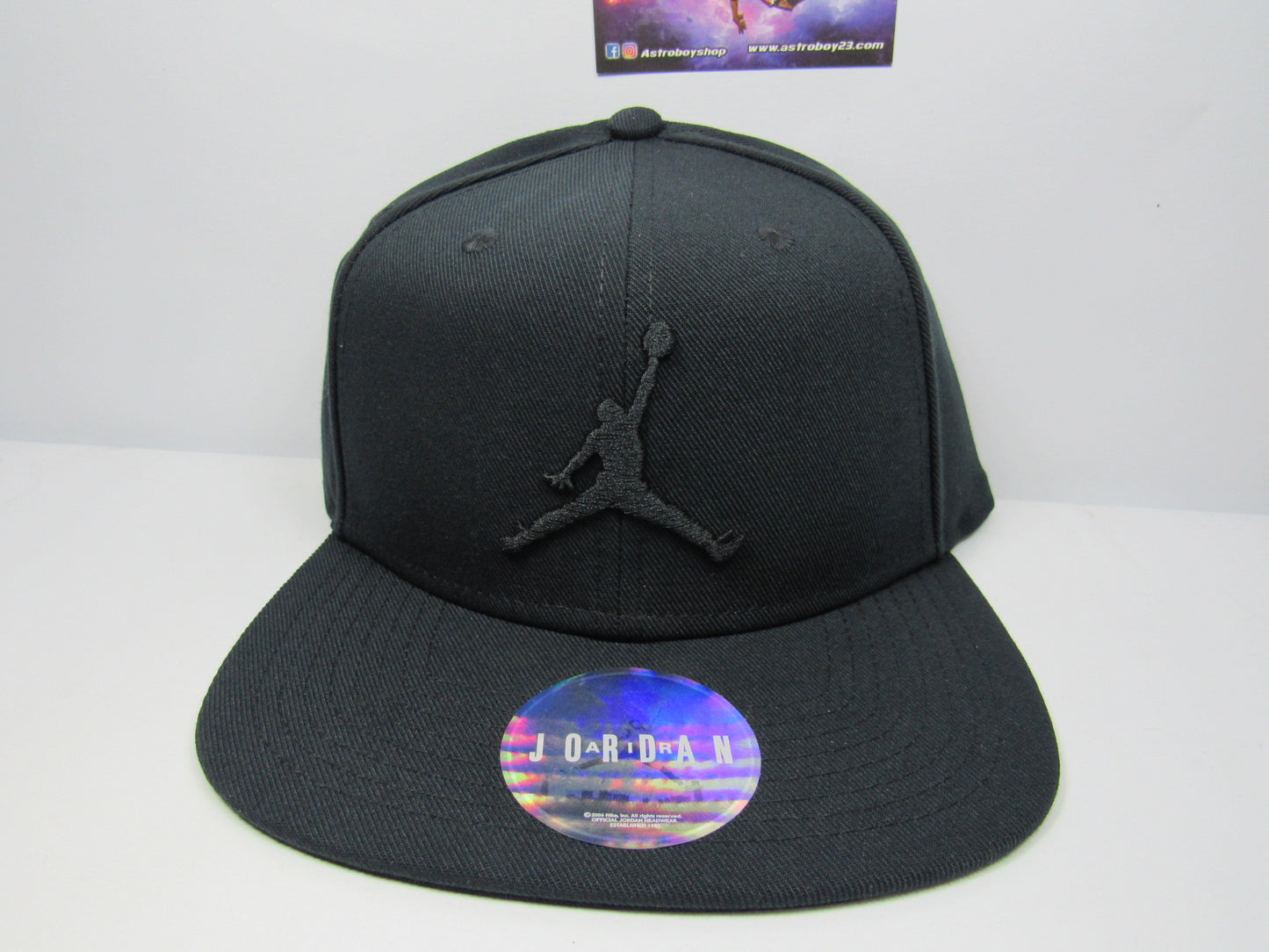 GORRA PLANA JORDAN TRIPLE BLACK CON HOLOGRAMA UNITALLA