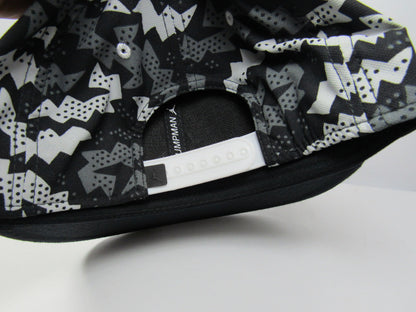 GORRA PLANA JORDAN SWETER GREY (KIDS 8-12 AÑOS) YOUTH