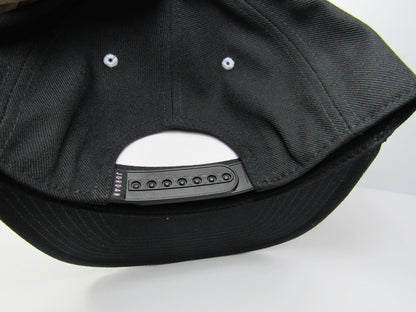 GORRA PLANA JORDAN BLACK WHITE (NIÑOS 8-12 AÑOS) YOUTH