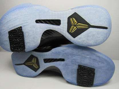 KOBE 5 YEAR OF MAMBA EGGPLANT EN CAJA CON MORRAL