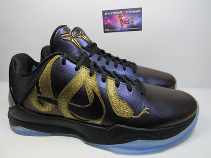 KOBE 5 YEAR OF MAMBA EGGPLANT EN CAJA CON MORRAL